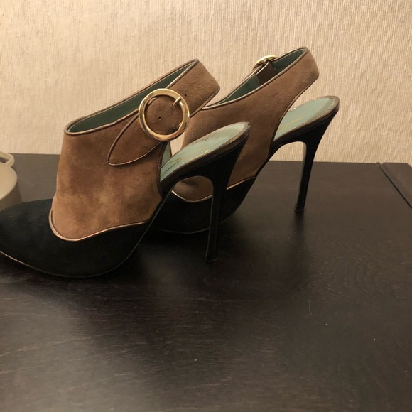 Black and Tan sling backs - Picture 2 of 3